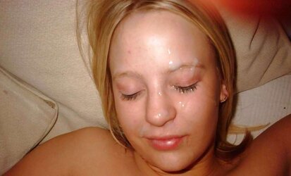 JUNGE GEILE SCHLAMPEN LIEBEN SPERMA IM GESICHT
