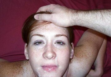 JUNGE GEILE SCHLAMPEN LIEBEN SPERMA IM GESICHT