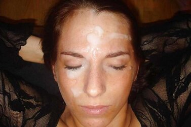 JUNGE GEILE SCHLAMPEN LIEBEN SPERMA IM GESICHT
