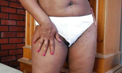Rayveen from OlderWomanFun