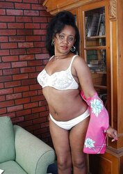 Rayveen from OlderWomanFun