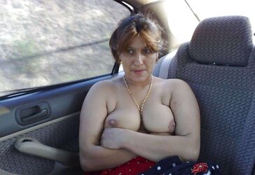 Pakistani hooker in car