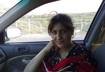Pakistani hooker in car