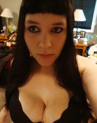 Uber-Sexy goth breezy