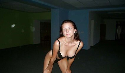 True Inexperienced Dark-Haired