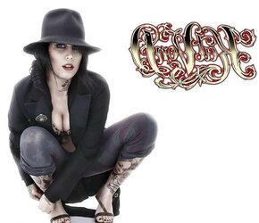 Kat Von D Sole Images