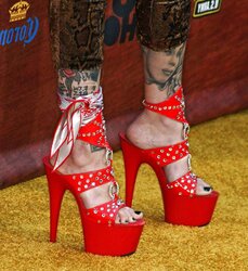 Kat Von D Sole Images