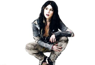 Kat Von D Sole Images