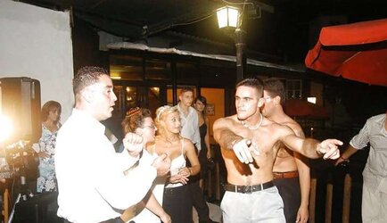Unclothing inexperienced bride