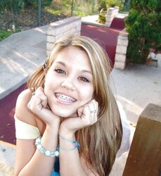Crazy Topanga - At the midget golf