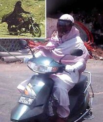 Motorcycles hijab niqab jilba arab turbanli tudung paki