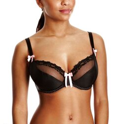 Femmes in Brassieres, bathing suits