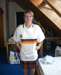 German honey gives oral job - N. C.