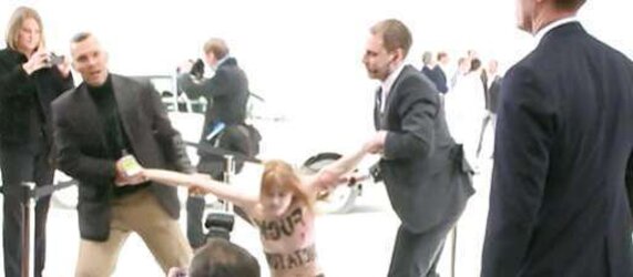 Putin meets Femen activists in Hannover
