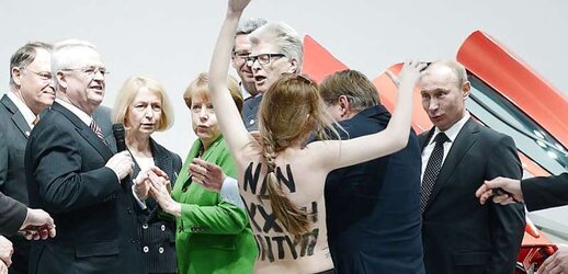 Putin meets Femen activists in Hannover