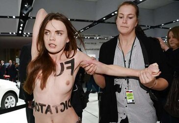 Putin meets Femen activists in Hannover