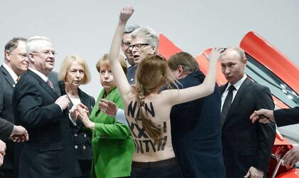 Putin meets Femen activists in Hannover