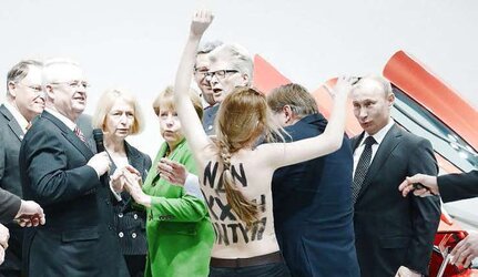 Putin meets Femen activists in Hannover