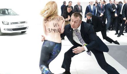Putin meets Femen activists in Hannover