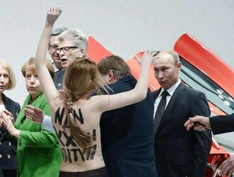 Putin meets Femen activists in Hannover