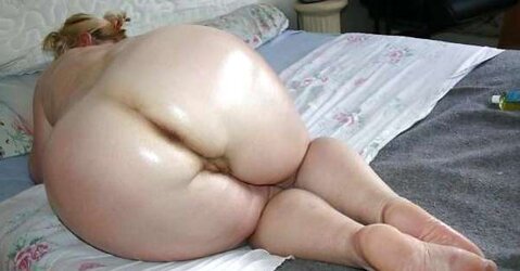 Mom has a son voyeur and wanker. And this arouses her.