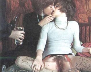 SH Retro Girly-Girl Damsels Kisssing and Pawing