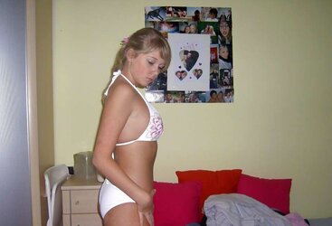Blond damsel gets nude