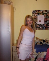Blond damsel gets nude