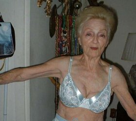 Uber-Sexy old damsels!