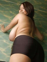 Melon poses - looking over shoulder