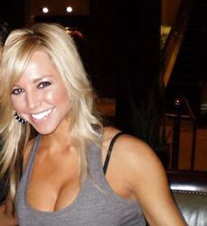 FACEBOOK PICTURES OF SUPER-STEAMY CHICKS V