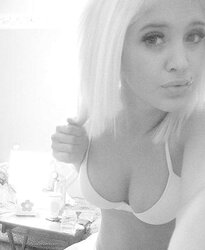 FACEBOOK PICTURES OF SUPER-STEAMY CHICKS V
