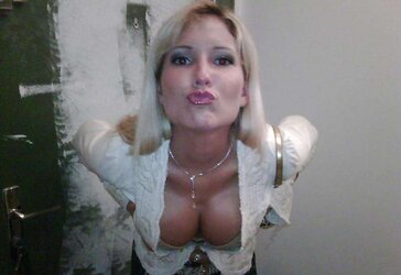 FACEBOOK PICTURES OF SUPER-STEAMY CHICKS V