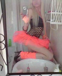 FACEBOOK PICTURES OF SUPER-STEAMY CHICKS V