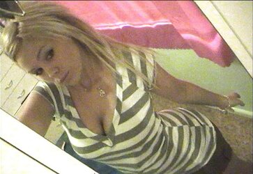 FACEBOOK PICTURES OF SUPER-STEAMY CHICKS V