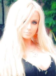 FACEBOOK PICTURES OF SUPER-STEAMY CHICKS V