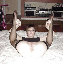 Wedding Ring Swingers #83: Open Up your gams
