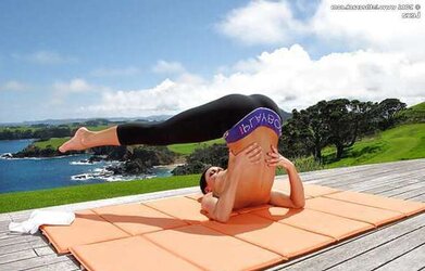 Lexa Naked Yoga