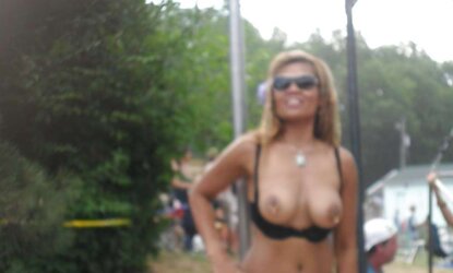 Inexperienced, atractive and bare at nudes-a-poppin