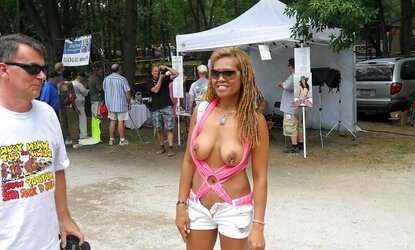 Inexperienced, atractive and bare at nudes-a-poppin