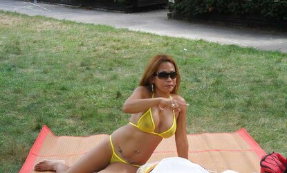 Inexperienced, atractive and bare at nudes-a-poppin