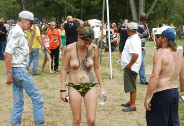Inexperienced, atractive and bare at nudes-a-poppin