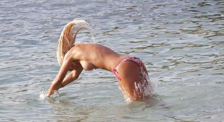 Zeta Theodoropoulou Greek Celebrity