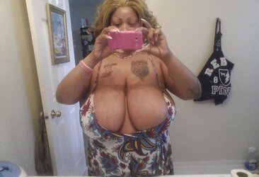 Carria Minuet Prude AKA Mz Golden Mammary aka Mz Cream Colored Cumz