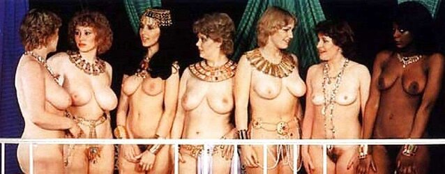 Nude Gals in Groups
