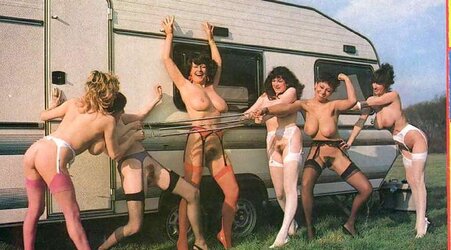Nude Gals in Groups