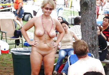 Women posing arms to the thighs