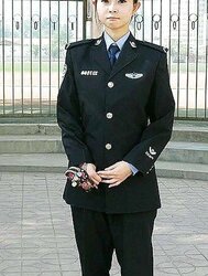She said she is a cop ,omg