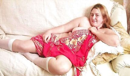 Dark-platinum-blonde PLUMPER Briony posing here and there