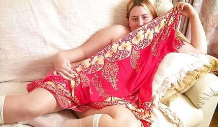 Dark-platinum-blonde PLUMPER Briony posing here and there